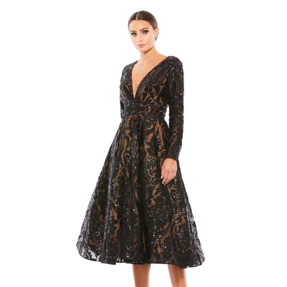 Mac Duggal Dresses & Skirts - Mac Duggal Long Sleeve Embellished Empire Dress